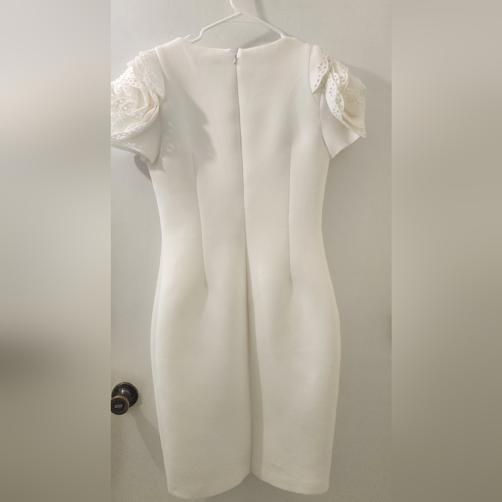 Badgley Mischka Elegant White Dress with Floral‎ Sleeves, Size 10. - Picture 8 of 10